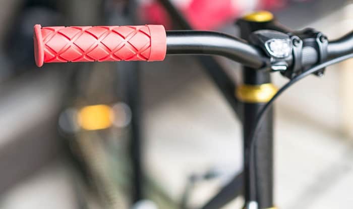 How to Remove Bike Handlebar Grips With an Air Compressor