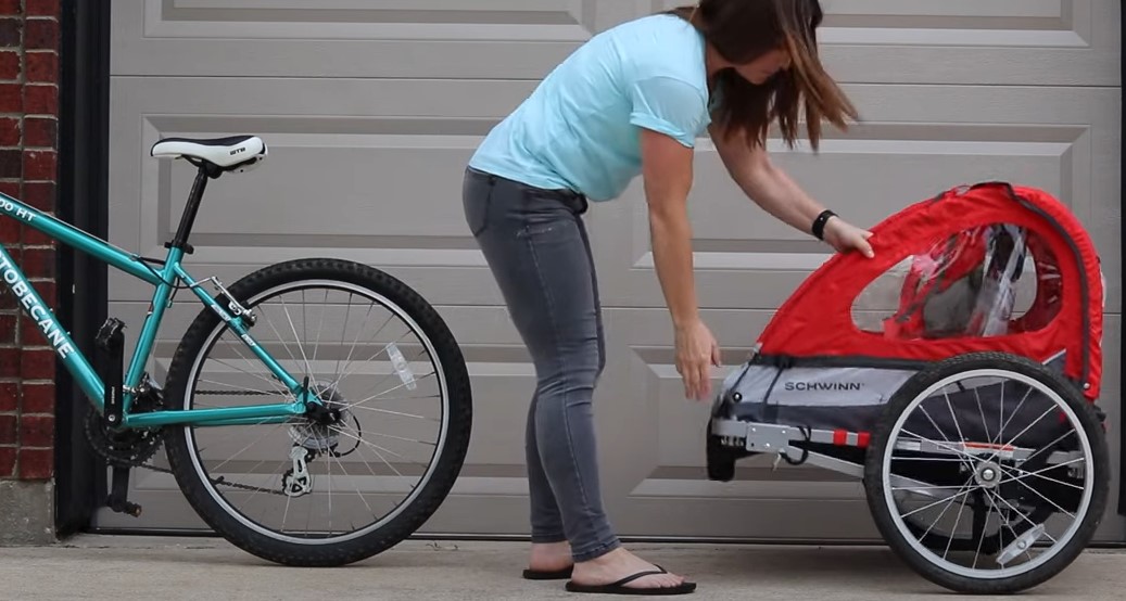 How to Attach a Schwinn Bike Trailer